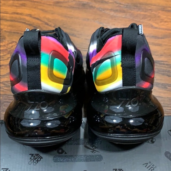 NIKE AIR MAX 720 Black/Metallic Silver - Picture 9 of 16